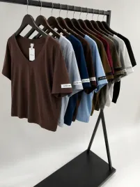 t-shirt-b-the-only-one-by-o-la-la-espresso