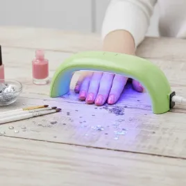 lampa-uv-do-paznokci-hybrydy-zeli-utwardzania-zielona-mostek-usb-manicure