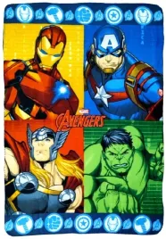 dzieciecy-koc-avengers-przytulny-lekki-wykonany-z-poliestru-100x140-cm