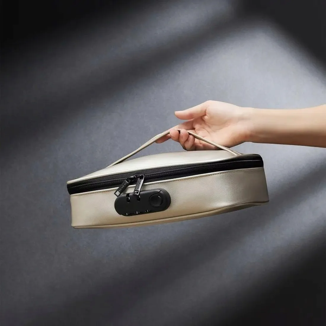 discreet-box-luxury-gold