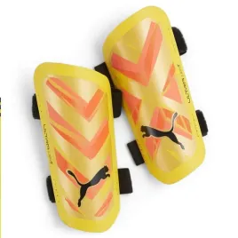 ochraniacze-pilkarskie-ultra-light-strap-logo-puma-m