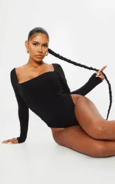 prettylittlething-body-z-marszczeniami-32-egv