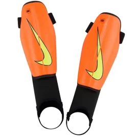 nagolenniki-nike-charge-junior-dx4610-830-pomaranczowy-s