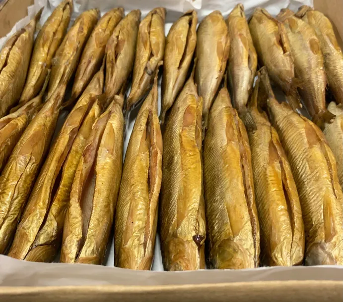 Sielawa wędzona naturalnie drewnem olchowym 1 kg mazurska Polska sielawa