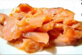 scinki-lososia-wedzone-na-zimno-losos-05kg