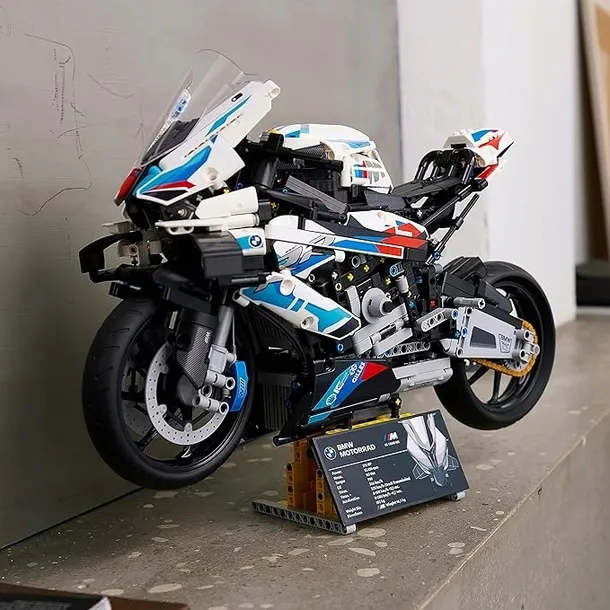 lego-technic-42130-bmw-m-1000-rr-minimalny-wiek-dziecka-0