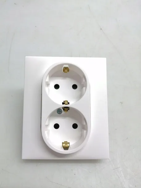gniazdo-elektryczne-scienne-legrand-biale-liczba-gniazdek-2-szt