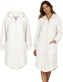 dluga-bluza-damska-z-kapturem-biala-do-kolan-polar-oversize-ciepla-wygodna