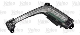 swiatla-do-jazdy-w-dzien-044653-val