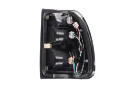 lampa-zespolonych-swiatel-tylnych-212-19b6l-a-cr-dep