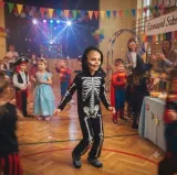 stroj-dzieciecy-kombinezon-kosciotrup-szkielet-halloween-128-rozmiar-116-128