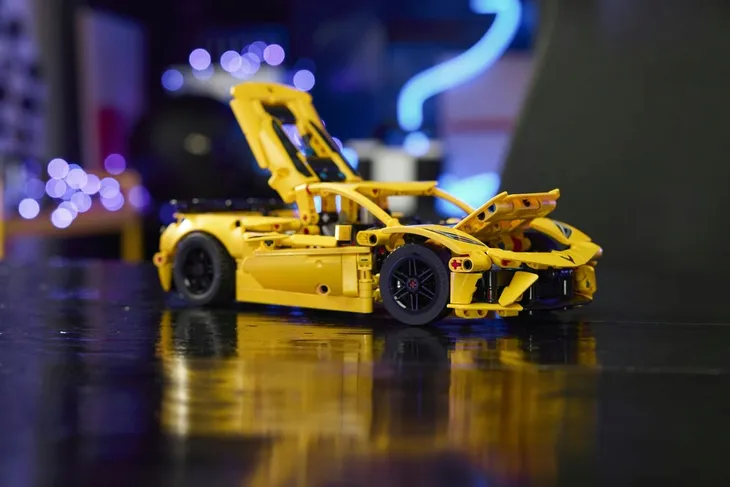 lego-technic-chevrolet-corvette-stingray