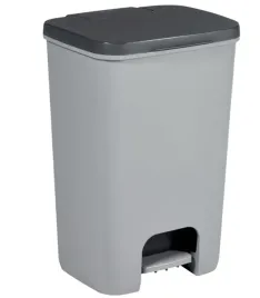 kosz-na-smieci-z-pedalem-noznym-40l-essentials-curver