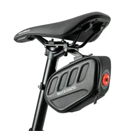 torba-rowerowa-podsiodlowa-z-inteligentna-lampka-tylna-0-45-l-czarna