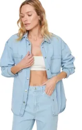 trendyol-jeansowa-koszula-damska-z-dzetami-w-kolorze-jeans-xs-5ac