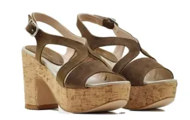 helene-rouge-brazowe-sandaly-na-korkowej-platformie-zamszowe-39-3da