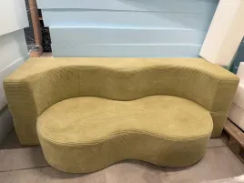 sofa-piankowa-arc-z-funkcja-spania-sztruks