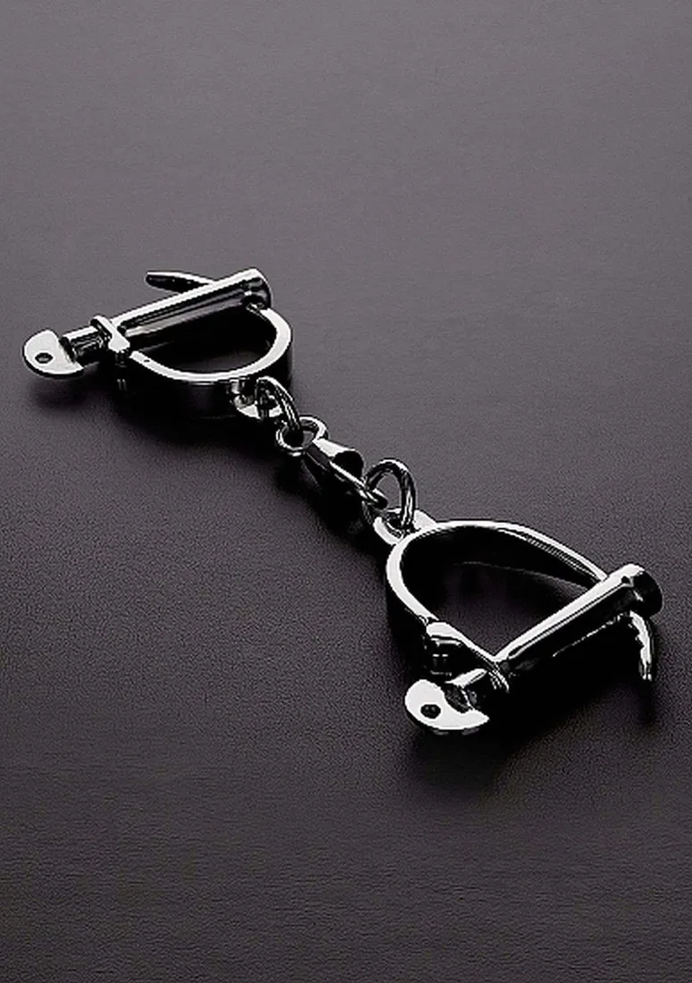 adjustable-darby-style-handcuffs