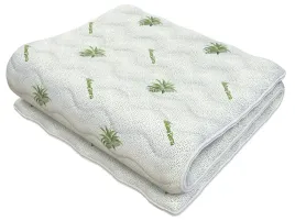 przewiewny-pokrowiec-na-materac-aloe-200x200-cm
