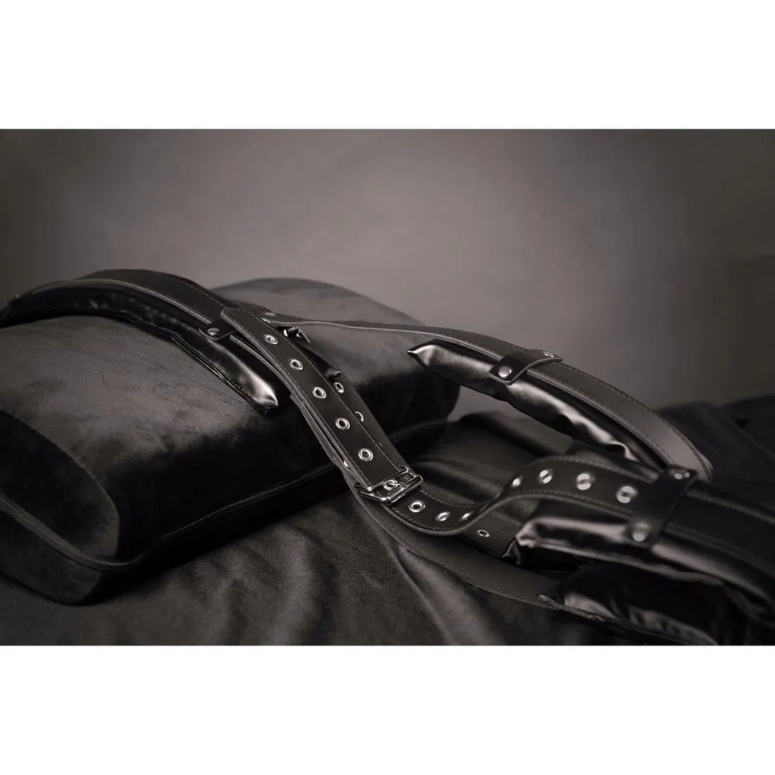 padded-thigh-sling-with-adjustable-straps