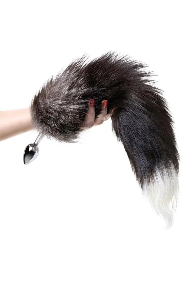 silver-anal-plug-with-a-fox-tail