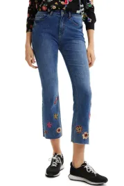 desigual-jeansy-damskie-z-haftowanymi-kwiatami-i-surowym-dolem-34-7fa