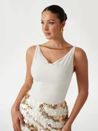 guess-marciano-biala-bluzka-z-lancuchem-i-dekoltem-lejacym-xl-2ca