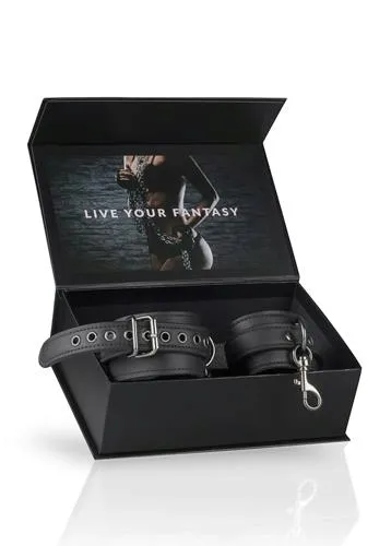 kajdanki-fetish-ankle-cuffs