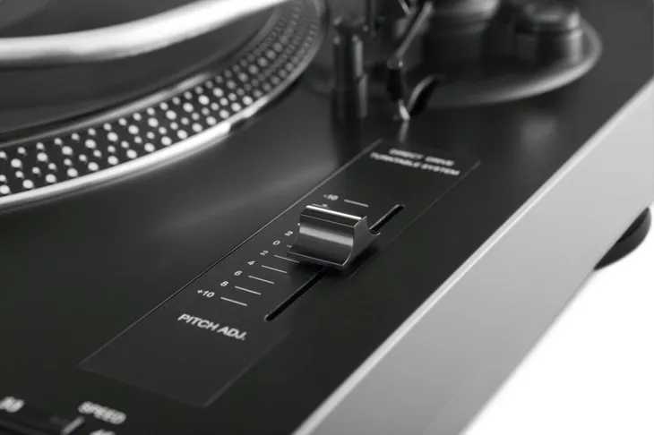 technisat-gramofon-techniplayer-lp-300-typ-wkladki-elektromagnetyczna-mm