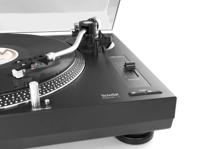 technisat-gramofon-techniplayer-lp-300-zlacza-usb-wyjscie-audio