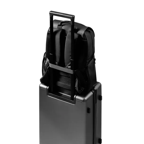 xd-design-plecak-soft-daypack-czarny-wielkosc-matrycy-16-stan-nowy