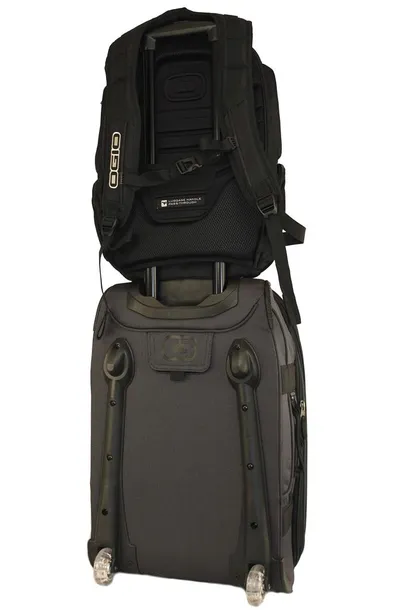 ogio-plecak-gambit-black-wielkosc-matrycy-16-stan-nowy