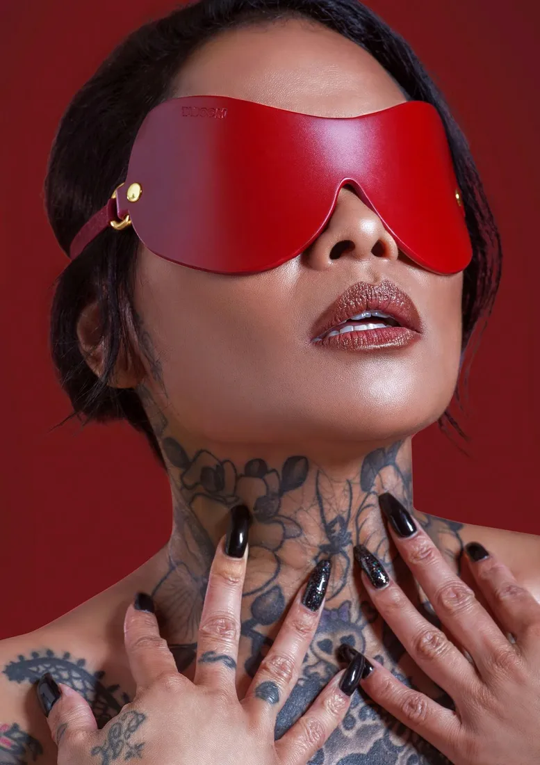 avantgarde-blindfold-red