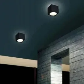 spot-lampa-sufitowa-cubo-nero-orlicki-design-metalowa-oprawa-natynkowa-kost