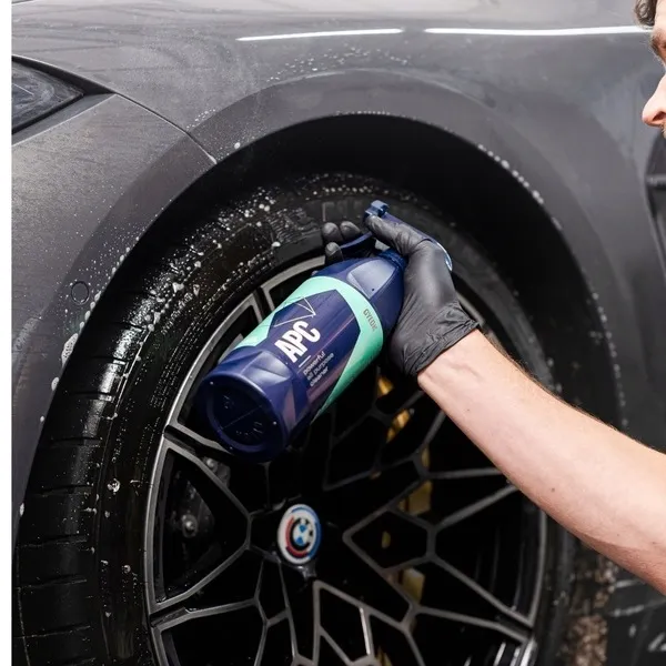 gyeon-q2m-tire-express-05l-szybki-i-prosty-matowy-dressing-srodek-do-opon-marka-gyeon