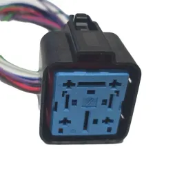 wtyczka-8pin-przekaznika-swiec-zarowych-ford
