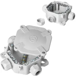 puszka-elektryczna-hermetyczna-natynkowa-4-dlawnice-122-x-122mm-ip67-szara