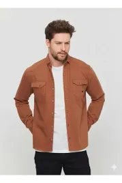 meska-koszula-casual-brazowa-z-pagonami-i-kieszeniami-s-5ia