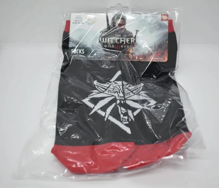 the-witcher-3-wolf-ankle-socks