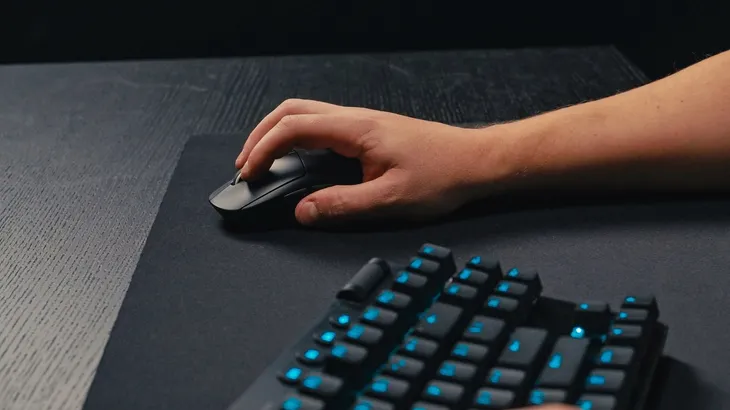logitech-g-pro-x-superlight-2