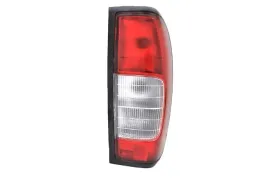 nissan-navara-d-22-1997-lampa-tylna-prawa-nowa
