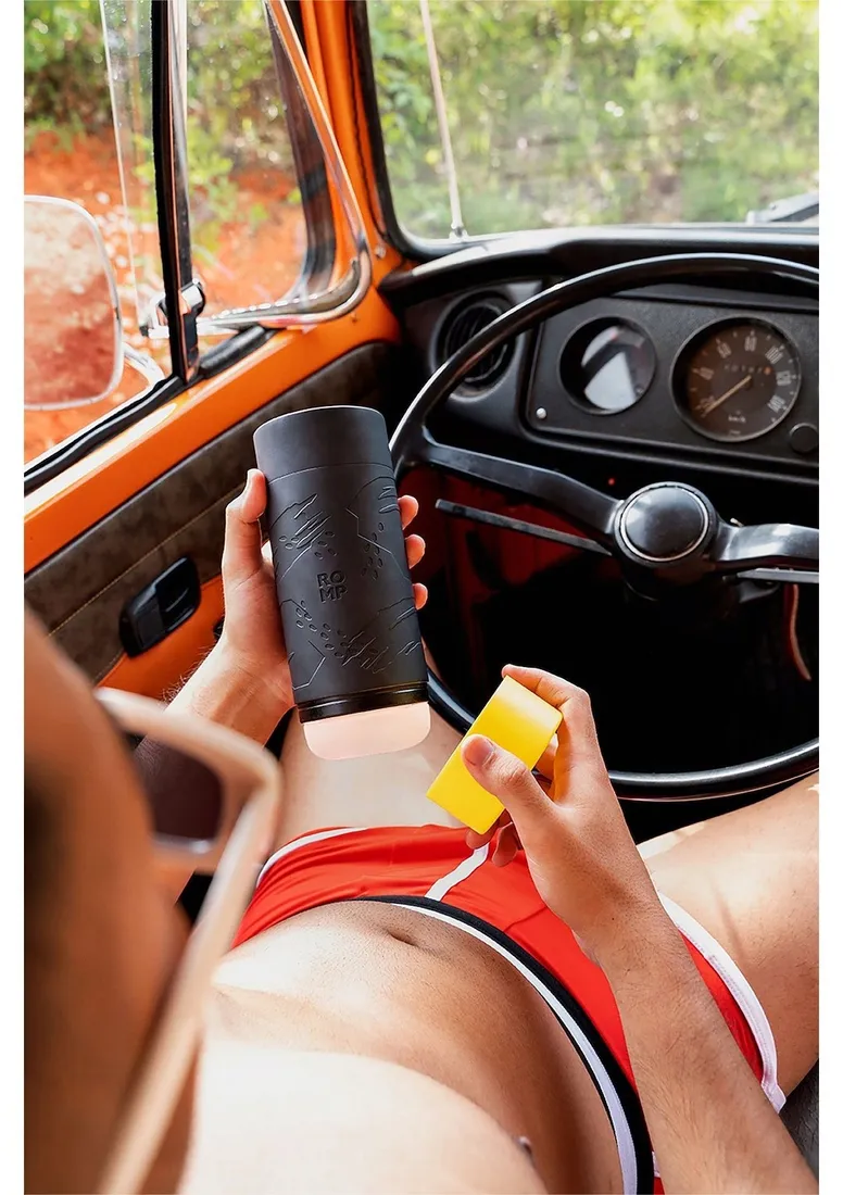 romp-dash-masturbator