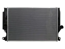 chlodnica-wody-toyota-auris-avensis-verso