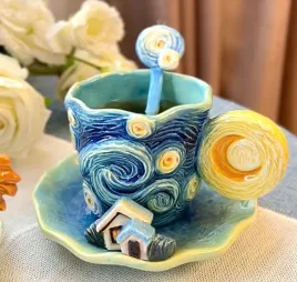 filizanka-van-gogh-gwiazdzista-noc-ze-spodkiem-i-lyzka-elegancki-prezent