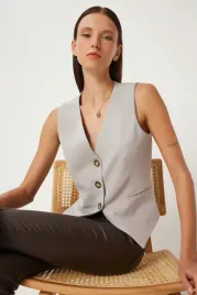 elegancka-gladka-kamizelka-bez-kaptura-w-kolorze-ecru-38-5ia