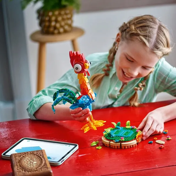 lego-disney-princess-heihei