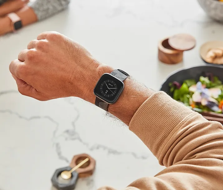 smartwatch-fitbit-versa-2-se-szary-system-operacyjny-android
