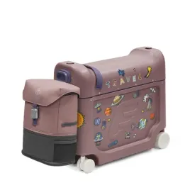 stokke-zestaw-podrozny-z-plecakiem-jetkids-travel-bundle-hazy-lilac
