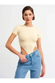 bezowe-body-damskie-z-krotkim-rekawem-gladkie-z-poliamidu-36-5ha