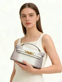 shein-elegancki-kuferek-z-efektem-krokodyla-i-zlota-klamra-24x13cm-1la